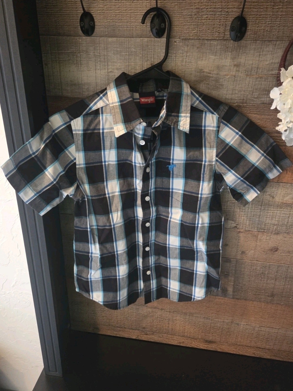 Wrangler boys' short sleeve button-up shirt